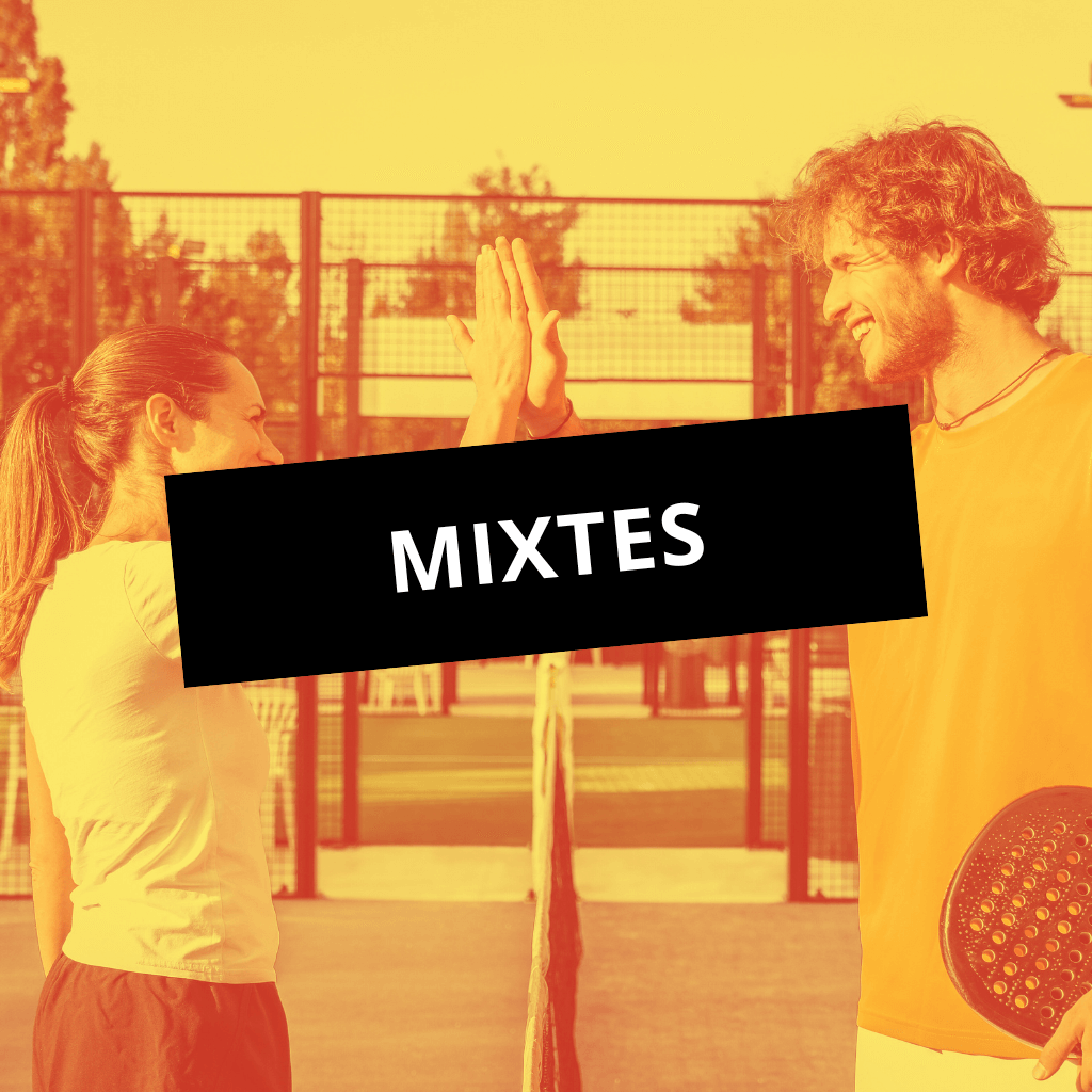 Un match de padel mixte avec joueurs et joueuses réunis sur le court à Avignon